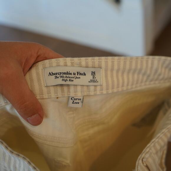 NWT Abercrombie & Fitch Women’s High-Rise 90s Relaxed Jeans Neutral Stripe, 26 S - Picture 4 of 7